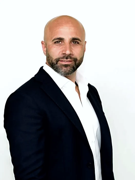Ritratto di Alessandro Serratore, executive e consulente strategico